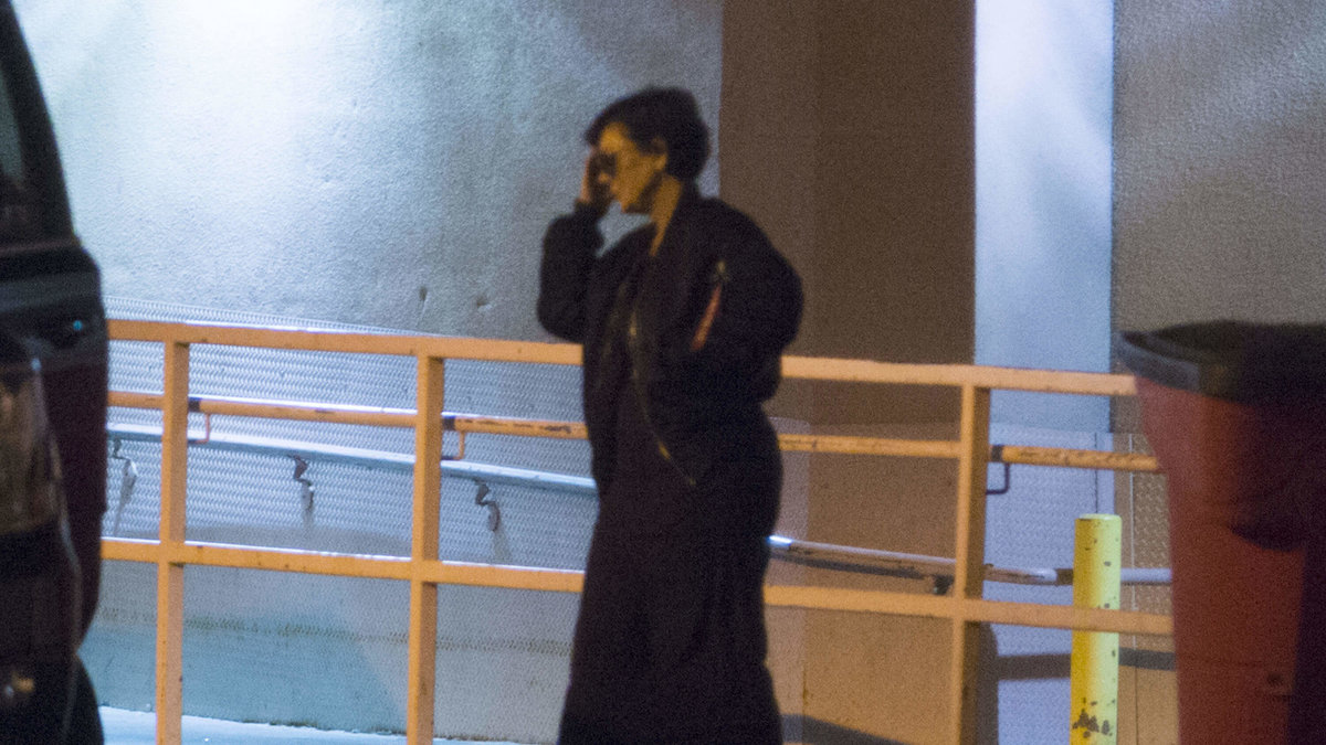 Kris Jenner utanför sjukhuset.